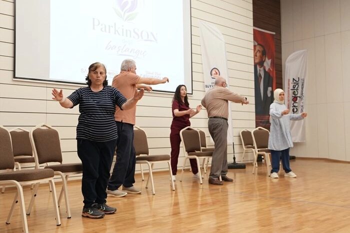 Denizli Büyükşehir Belediyesi ve Denizli Özel Sağlık Hastanesi, parkinson hastalarının