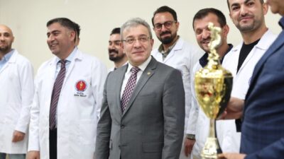 Dokuz Eylül Üniversitesi (DEÜ) Veteriner Fakültesi tarafından düzenlenen “Dünya Veteriner