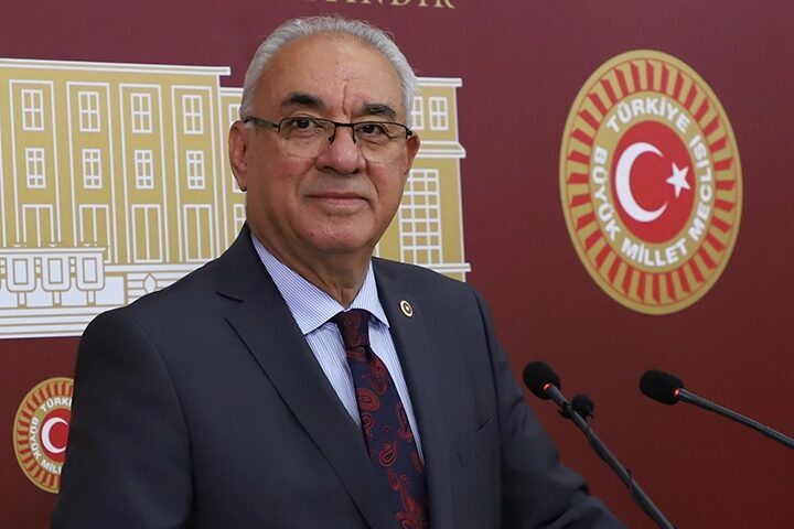 DSP Genel Başkanı Önder Aksakal, TBMM’de düzenlediği basın toplantısında Ortadoğu’daki