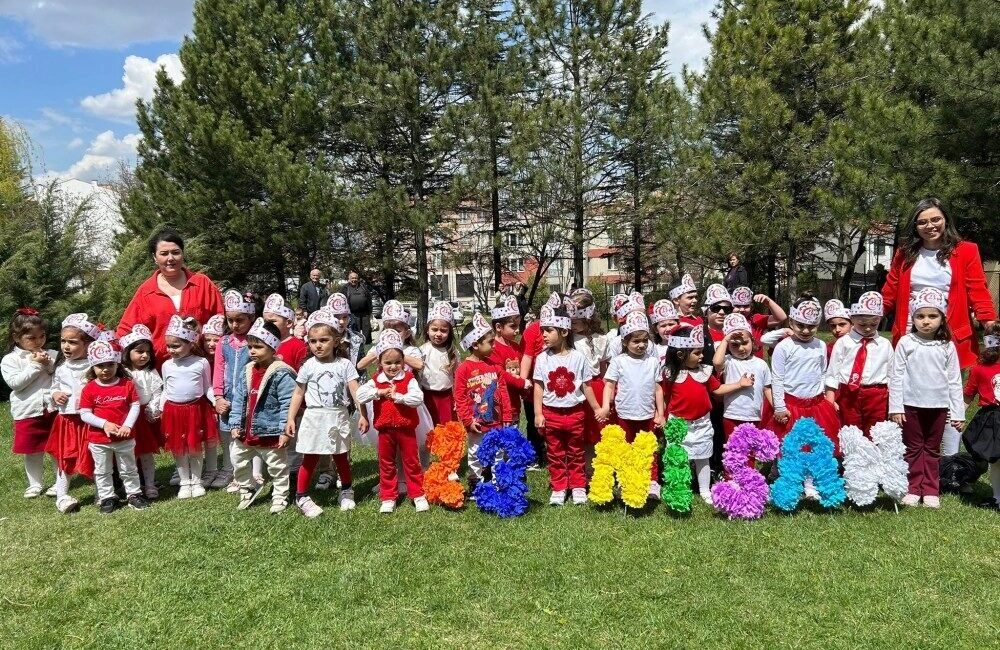 Eskişehir Büyükşehir Belediyesi’ne bağlı ESMEK Oyun Evleri, 23 Nisan Ulusal