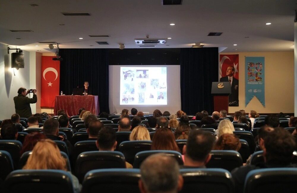 Eskişehir’de tarih meraklılarını buluşturan anlamlı bir söyleşi gerçekleştirildi. Eskişehir Büyükşehir