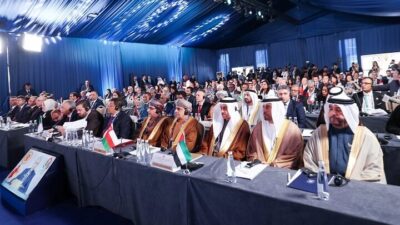 İstanbul’da düzenlenen Filistin’i Destekleyen Parlamentolar Grubu toplantısında, uluslararası temsilciler iki