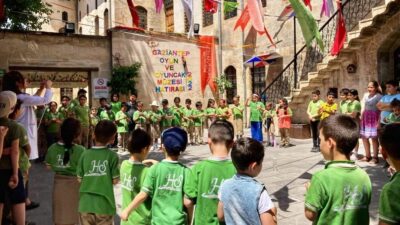 Gaziantep Büyükşehir Belediyesi’nden öğretmen ve öğrencilere 23 Nisan Ulusal Egemenlik