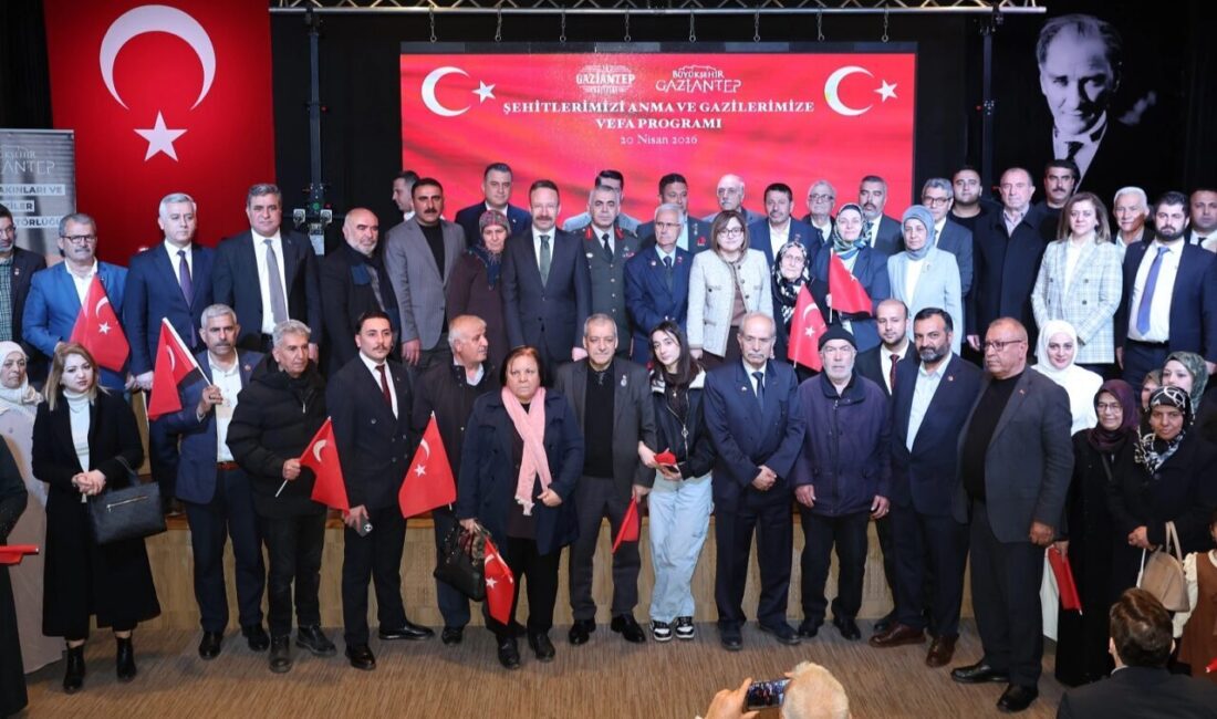 Gaziantep Büyükşehir Belediye Başkanı Fatma Şahin, Şehitler Haftası dolayısıyla şehit