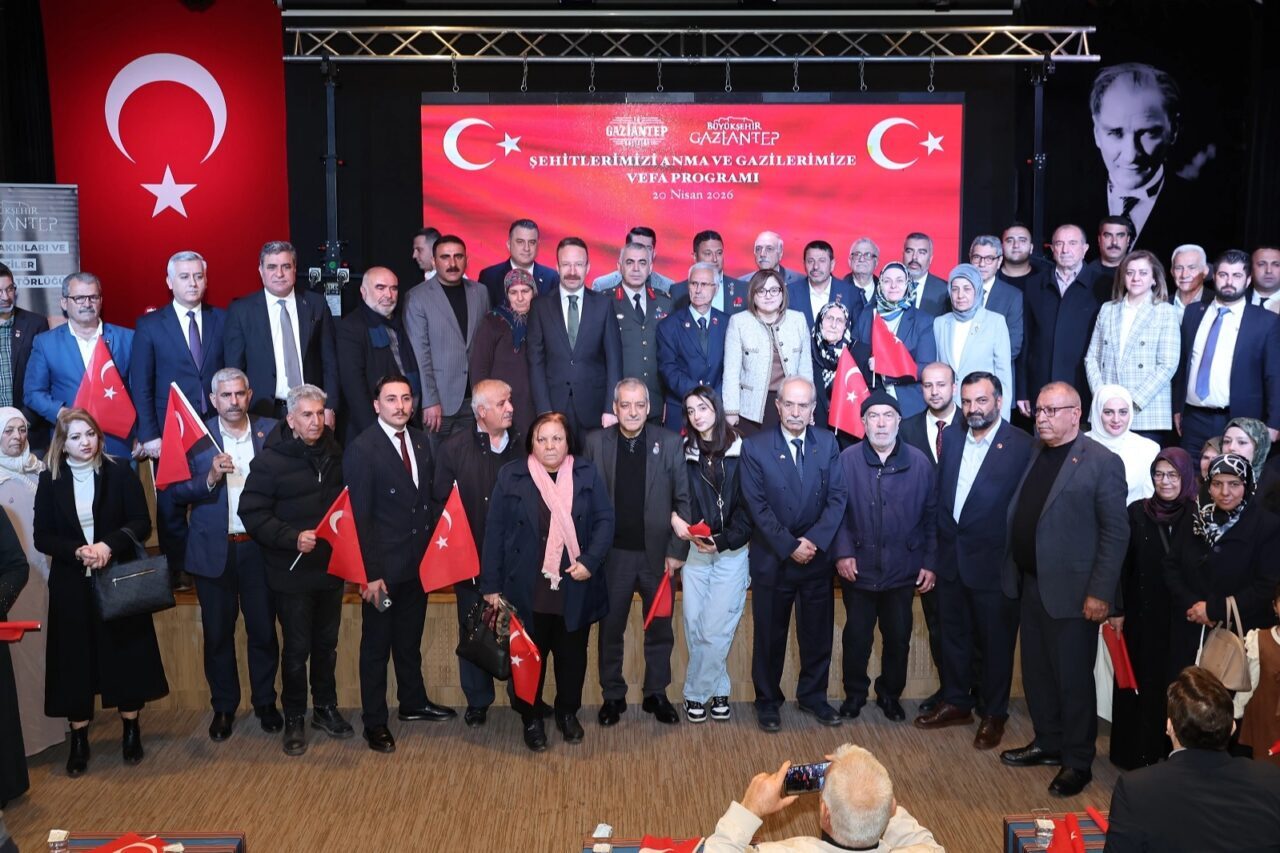 Gaziantep Büyükşehir Belediye Başkanı Fatma Şahin, Şehitler Haftası dolayısıyla şehit