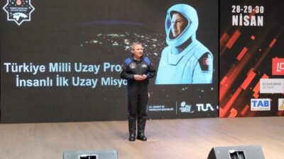 Gebze Teknik Üniversitesi'ne konuk olan ilk Türk astronot Alper Gezeravcı,