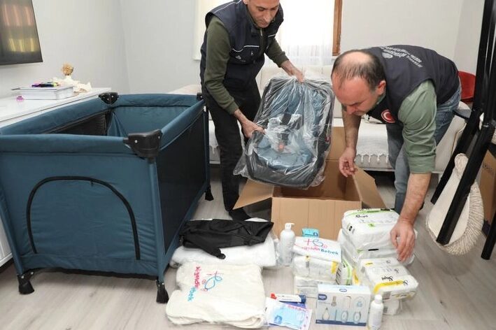 İstanbul Büyükşehir Belediyesi (İBB), yenidoğan bebeklerin temel ihtiyaçlarını karşılamakta güçlük yaşayan