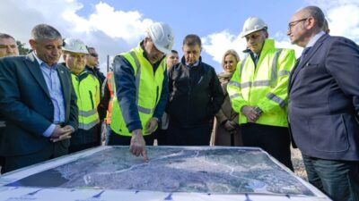 İzmir Büyükşehir Belediyesi, Buca Metrosu projesinde çalışmaların durduğu iddialarını yalanlayarak,