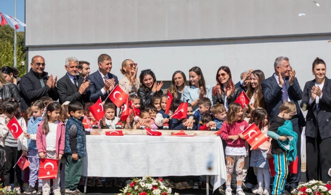 İzmir Büyükşehir Belediye Başkanı Dr. Cemil Tugay, Güzelbahçe Belediyesi tarafından