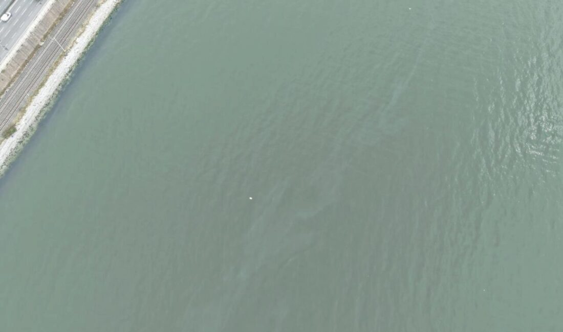 İzmir Büyükşehir Belediyesi tarafından İzmir Körfezi’nde  yapılan rutin dron