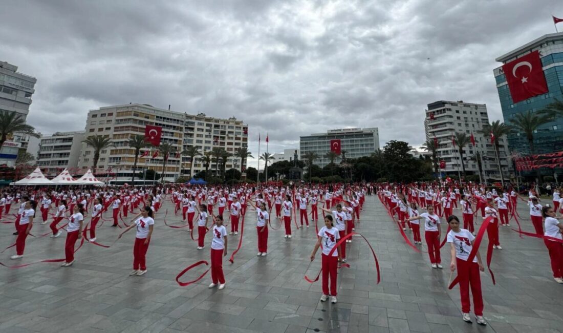 23 Nisan Ulusal Egemenlik ve Çocuk Bayramı nedeniyle İzmir’de Cumhuriyet