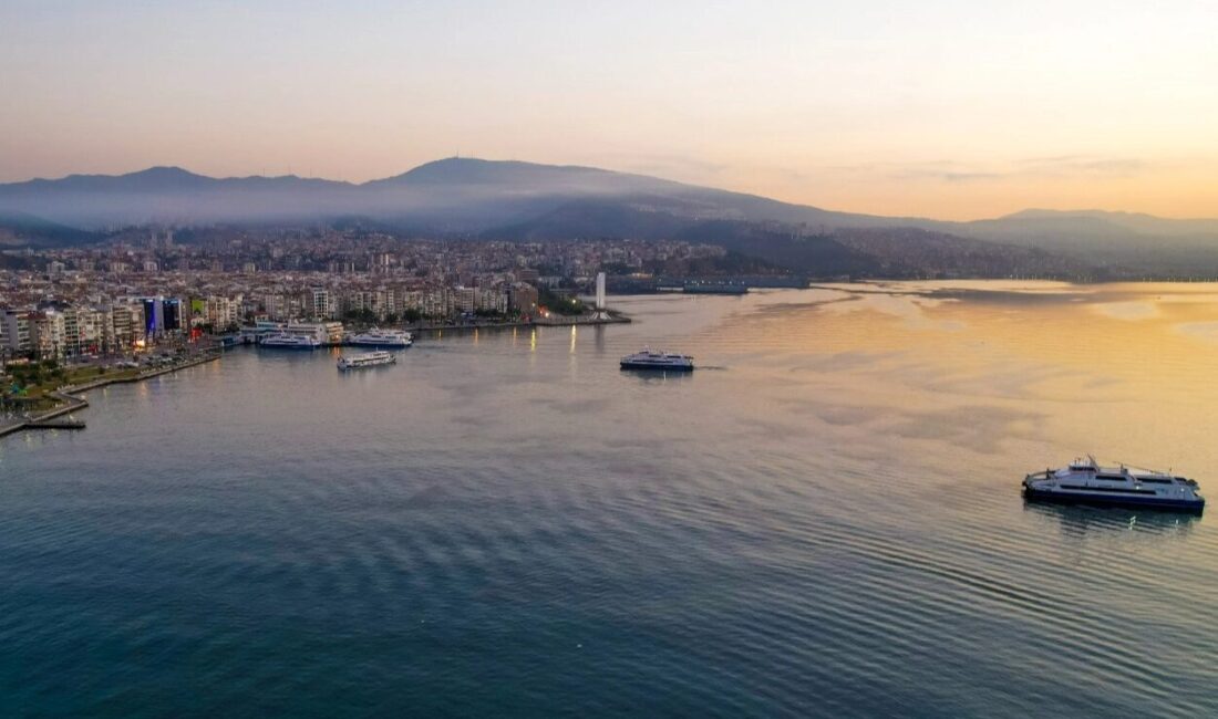 İzmir Büyükşehir Belediyesi’nin “Sağlıklı Körfez” hedefiyle düzenlediği Uluslararası İzmir Körfez