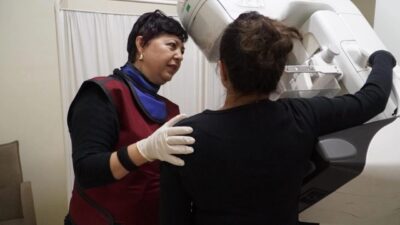 İzmir Büyükşehir Belediyesi, sağır ve kör kadınları KETEM’le buluşturdu. Mamografi