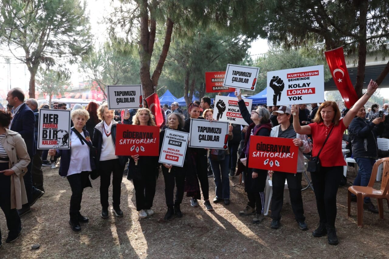 Mülkiyeti İzmir Büyükşehir Belediyesine ait olan ancak Vakıflar Genel Müdürlüğü