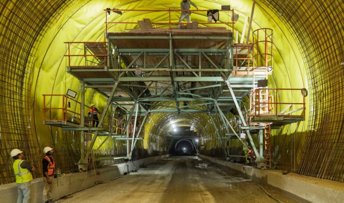 Buca ile Bornova’yı kesintisiz birbirine bağlayacak Buca Onat Tüneli’nde bir