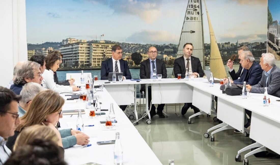 İzmir Büyükşehir Belediyesi’nin kurduğu Arkeoloji Kurulu ilk toplantısını yaptı. Akademisyenler