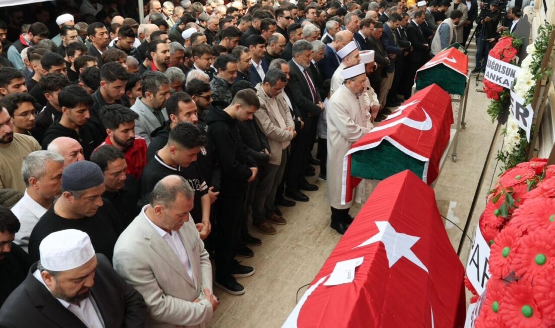 Kahramanmaraş’ta okulda düzenlenen silahlı saldırıda hayatını kaybeden öğrenciler, düzenlenen törenlerle