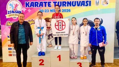 Lüleburgaz’da düzenlenen karate şampiyonasına katılan Keşanlı sporcular, ilçeye adeta madalya