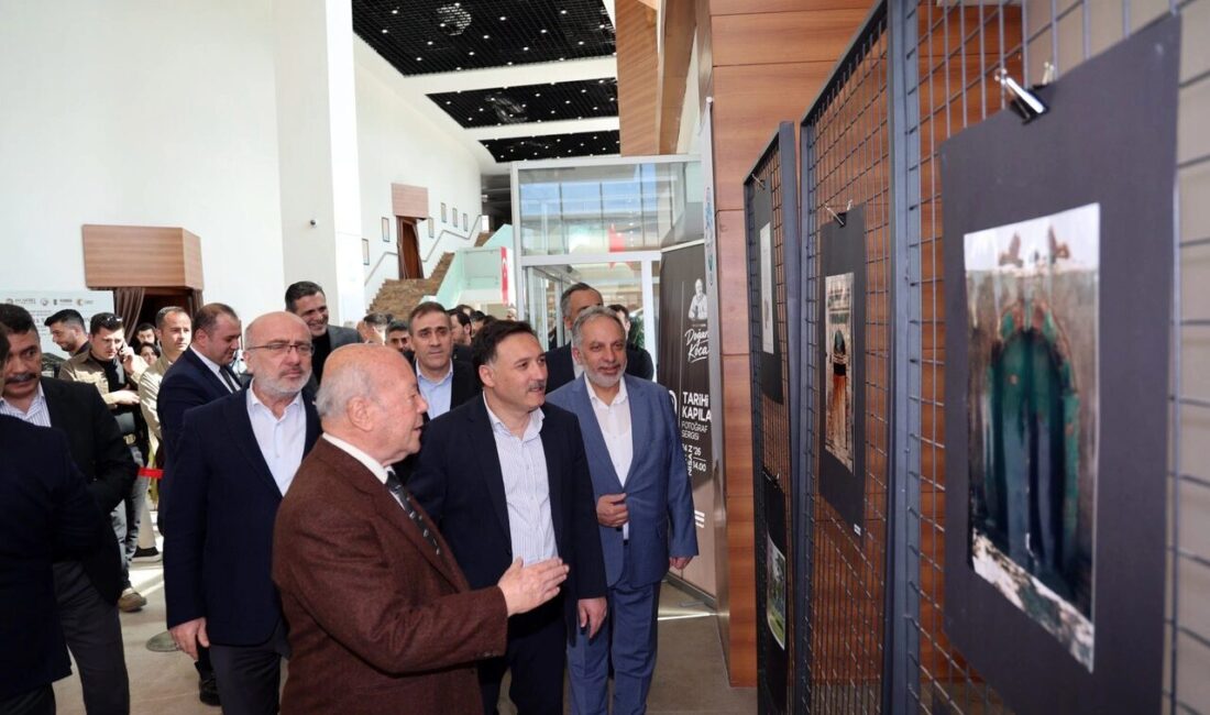 Kayseri Valisi Gökmen Çiçek’in, “Talas Belediye Başkanı Mustafa Yalçın, Talas’ta