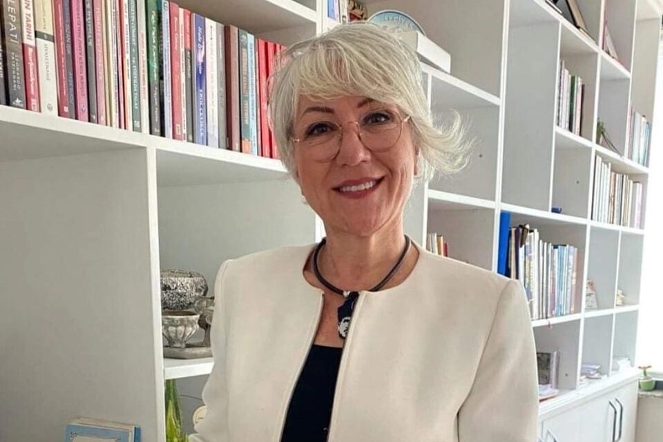 Kadın İşbirliğini Geliştirme Derneği Başkanı Dr. Sema Karaoğlu, 23 Nisan