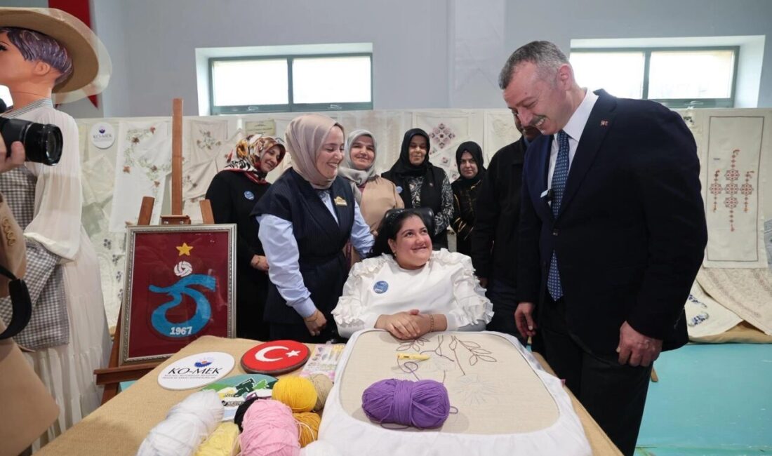 Kocaeli Büyükşehir Belediyesi’nin Halk Üniversitesi KO-MEK, beşinci ilçe sergisini Gebze’de