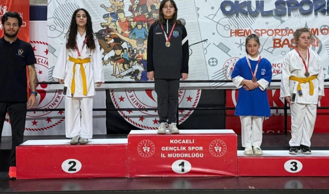 Kocaeli Çayırova Belediyesi Eğitim Spor Kulübü sporcuları, katıldıkları turnuvalara damga