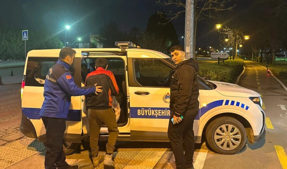 Kocaeli Büyükşehir Belediyesi’ne bağlı zabıta ekipleri yalnızca denetim göreviyle değil,