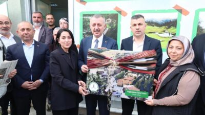 Kocaeli Büyükşehir Belediye Başkanı Tahir Büyükakın, Gebze’de Giresun Yağlıdereliler Derneği’nin