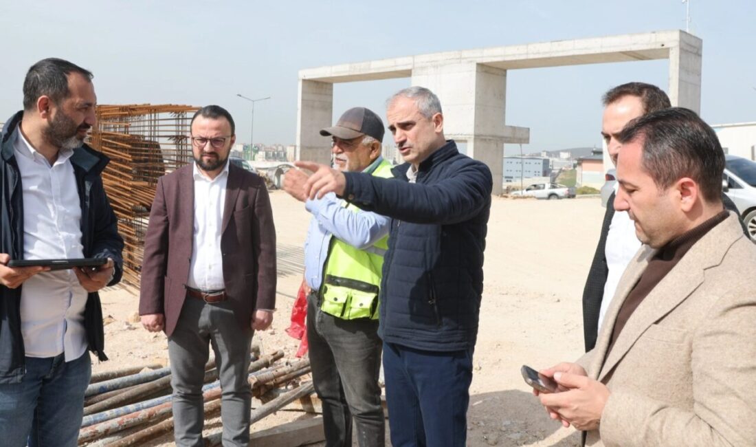 Kocaeli Çayırova Belediye Başkanı Bünyamin Çiftçi, yapımı devam eden Çayırova