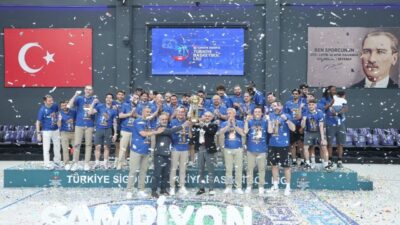 Türkiye Basketbol Ligi 2025-2026 Sezonu’nu şampiyon olarak tamamlayan Çayırova Belediyesi Basketbol Takımı,