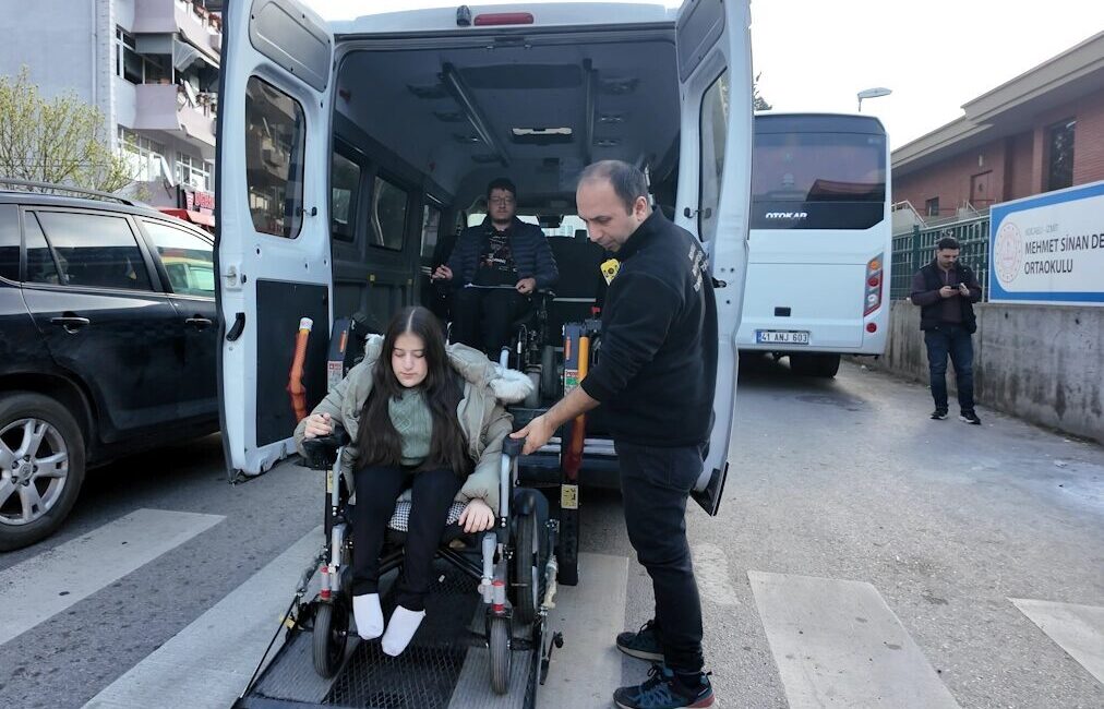 Kocaeli Büyükşehir Belediyesi’nin “Engelsiz Taksi” projesi, Engelli Kamu Personeli Seçme