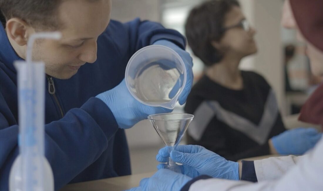 Kocaeli Büyükşehir Belediyesi bünyesinde hizmet veren Gonca Engelsiz Yaşam Merkezi,