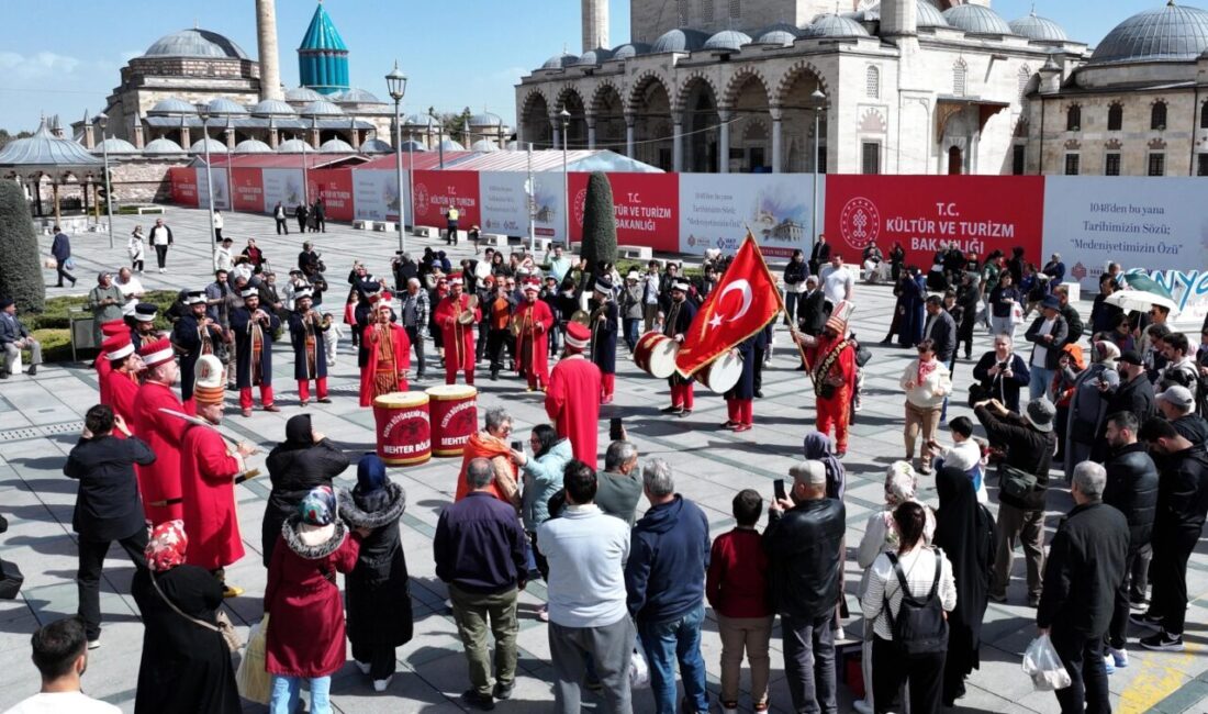 Konya Büyükşehir Belediyesi bünyesinde faaliyet gösteren Bando ve Mehter Takımı,
