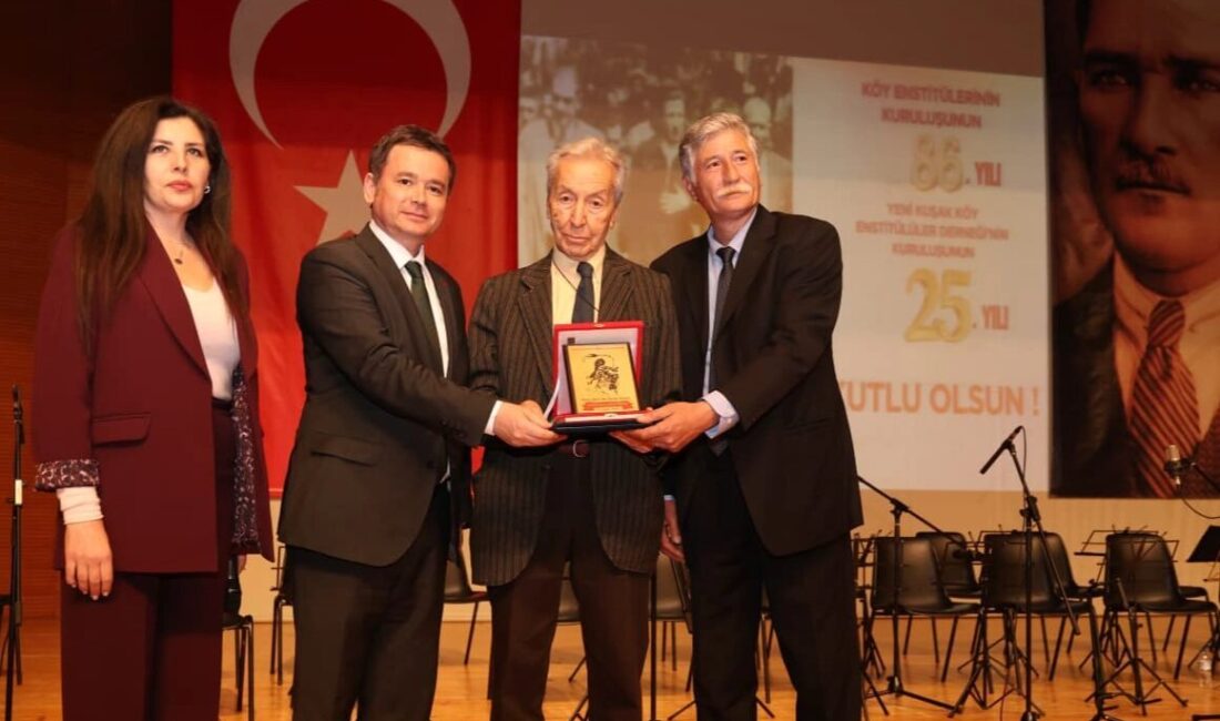 Yeni Kuşak Köy Enstitülüler Derneği’nin (YKKED), Aydınlanma Onur Ödülü’nün sahibi