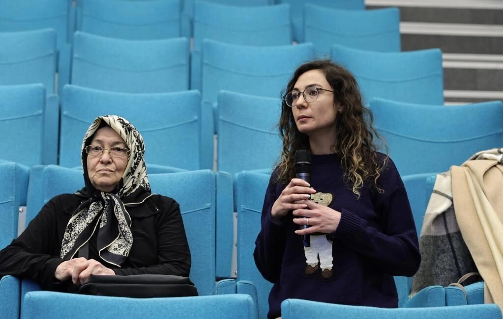 Kütahya Belediyesi tarafından, her ayın son haftasının cuma günü 10.00