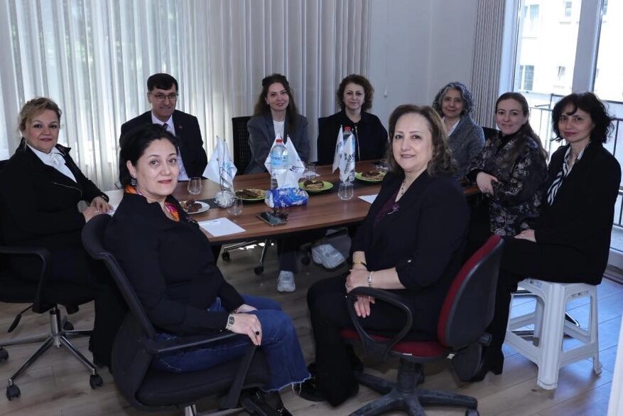 Kütahya Belediye Başkanı Eyüp Kahveci, Kütahya İş Kadınları Derneği’ni ziyaret