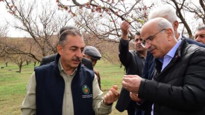 Malatya Büyükşehir Belediye Başkanı Sami Er, dolu yağışından etkilenen ilçelerde