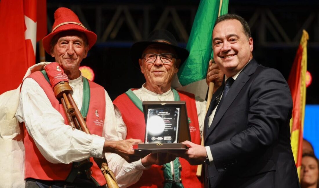 486. Uluslararası Manisa Mesir Macunu Festivali kapsamında düzenlenen fener alayı,