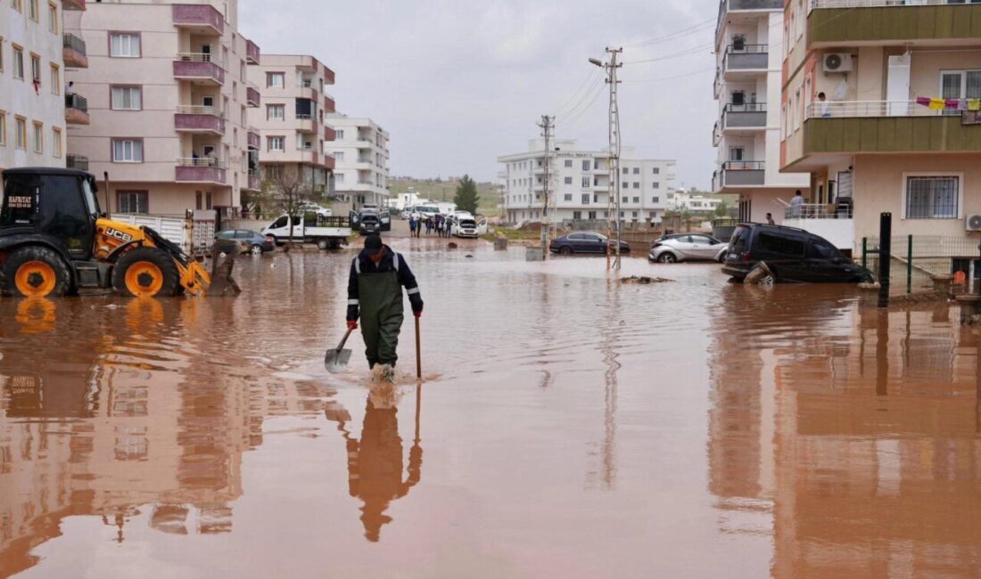 AK Parti Mardin Milletvekili Faruk Kılıç, Midyat ilçesinde etkili olan