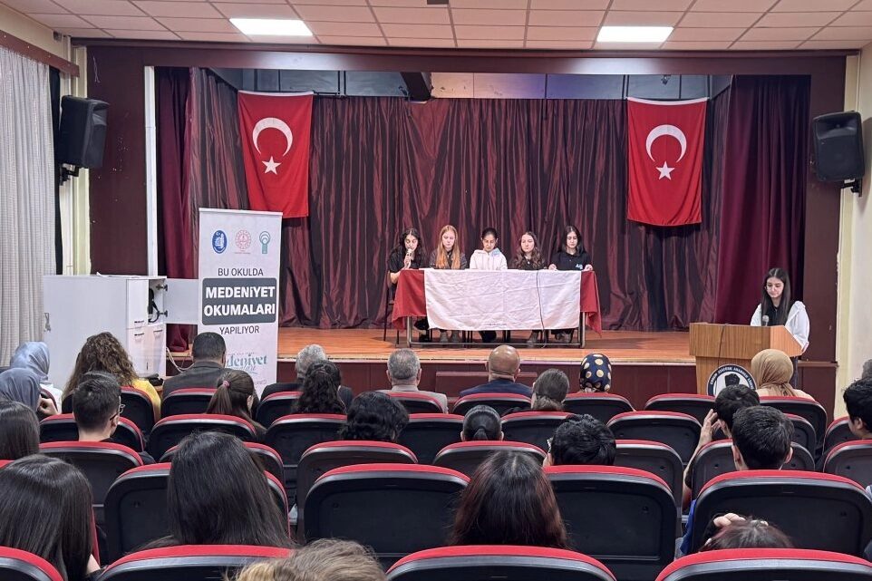 Çorum’da “Medeniyet Okumaları Projesi” kapsamında lise öğrencileri edebiyatla buluşmaya devam