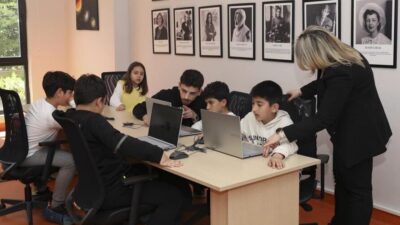 Çocuklara eğlenerek öğretmeyi ilke edinen Mersin Büyükşehir Belediyesi, Mezitli Çocuk