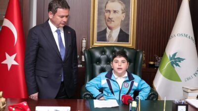 Osmangazi Belediye Başkanı Erkan Aydın, geleceğin teminatı olan çocuklara verdiği