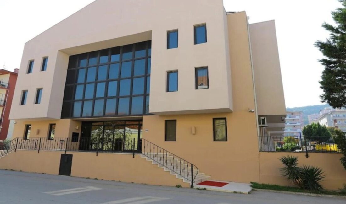 Mudanya Belediye Başkanı Deniz Dalgıç, yerel mecliste Montania Hotel'in aylık