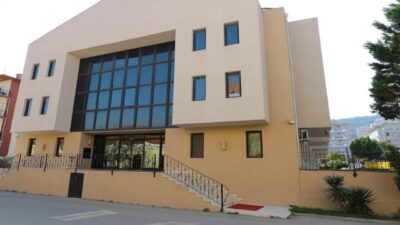 Mudanya Belediye Başkanı Deniz Dalgıç, yerel mecliste Montania Hotel'in aylık