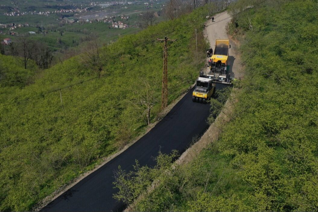 Ordu Büyükşehir Belediyesi, kırsal mahallelerde ulaşım konforunu artırmaya yönelik yatırımlarını
