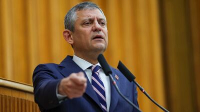 Özgür Özel: Cesaretiniz varsa çıkın karşımıza… Sandıkta nefes var CHP Genel Başkanı Özgür Özel, TBMM Grup Toplantısı’nda yaptığı konuşmada