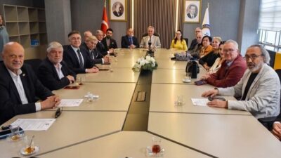 İzmir Demokrasi Üniversitesi Rektörü Prof. Dr. Selim Karahasanoğlu, İzmir Ege