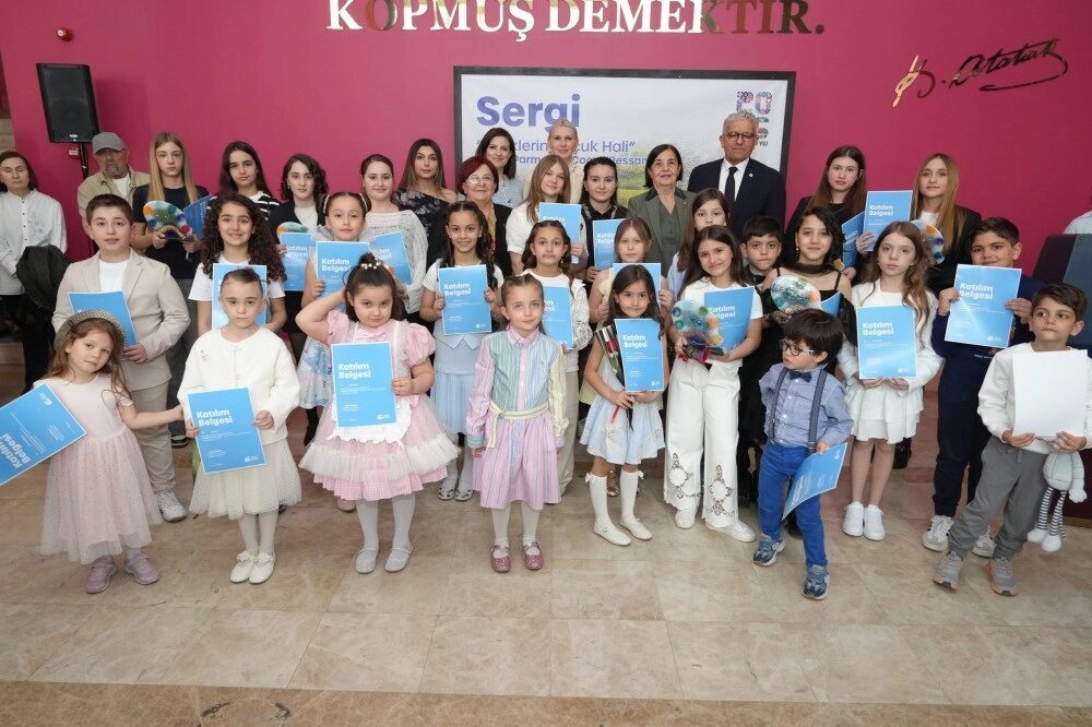 Eskişehir Büyükşehir Belediyesi muhteşem bir sergiye ev sahipliği yaptı. “Renklerin