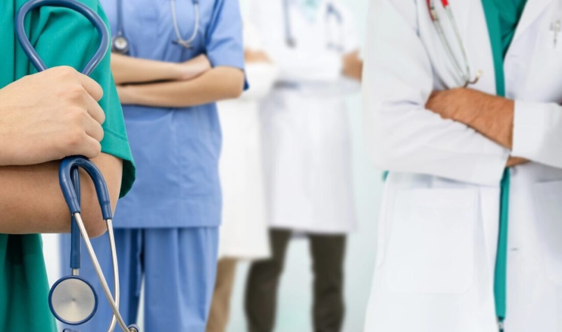 SAHİM-SEN Genel Başkanı Özlem Akarken, sağlık ve sosyal hizmet alanındaki