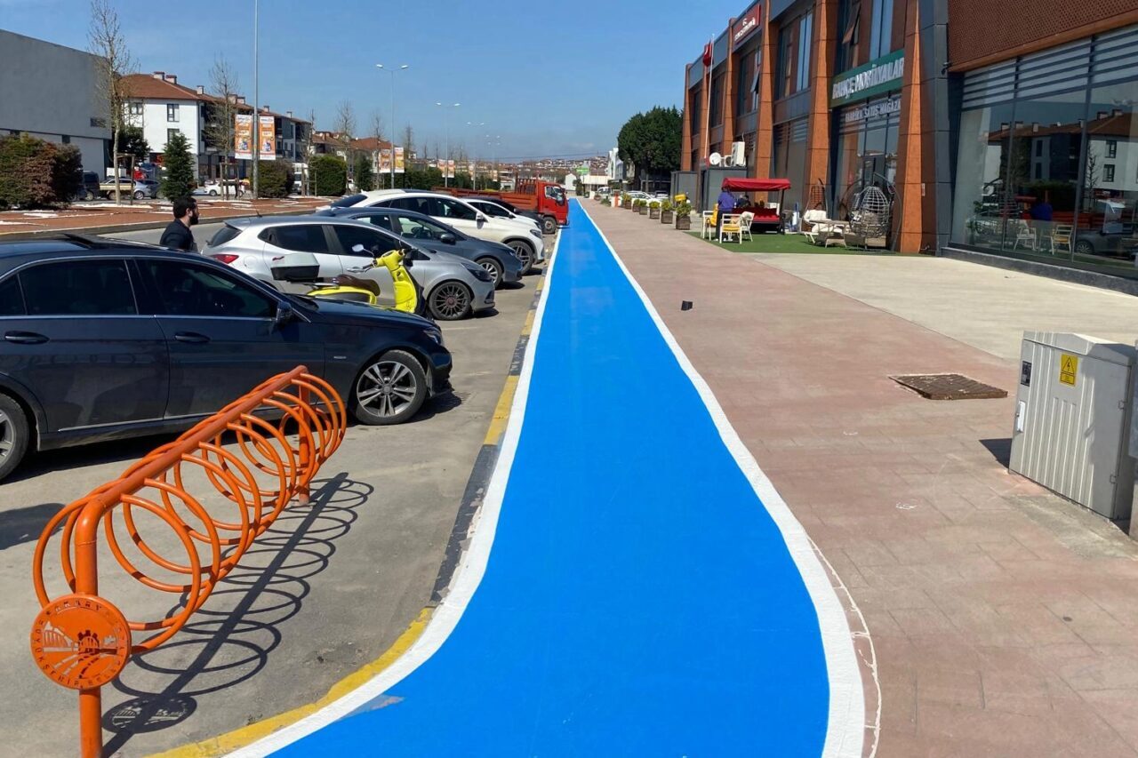 Sakarya Büyükşehir Belediyesi, şehirdeki bisiklet yolu altyapısını korumak ve güçlendirmek